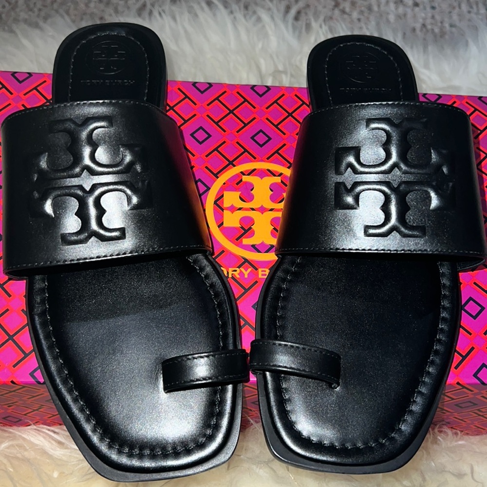 Tory Burch Toe ring flat sandal